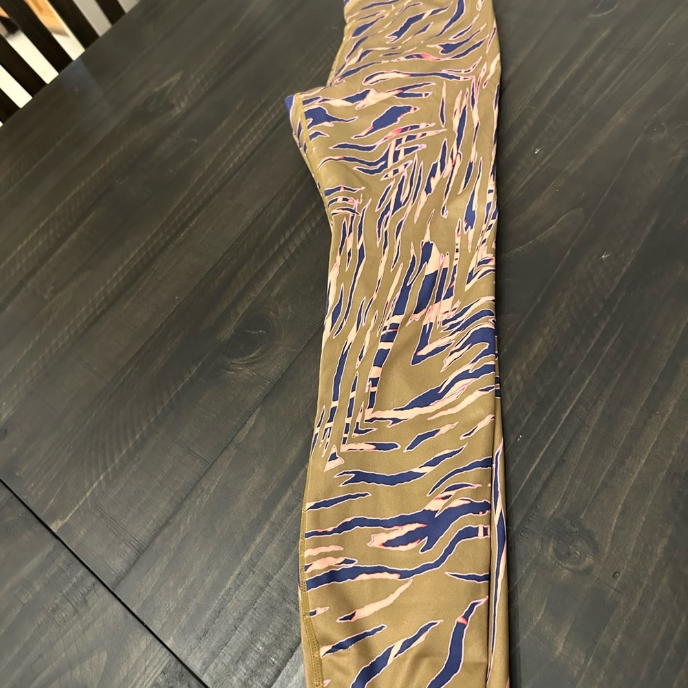 JoyLab Brown and Pink Patterned Leggings